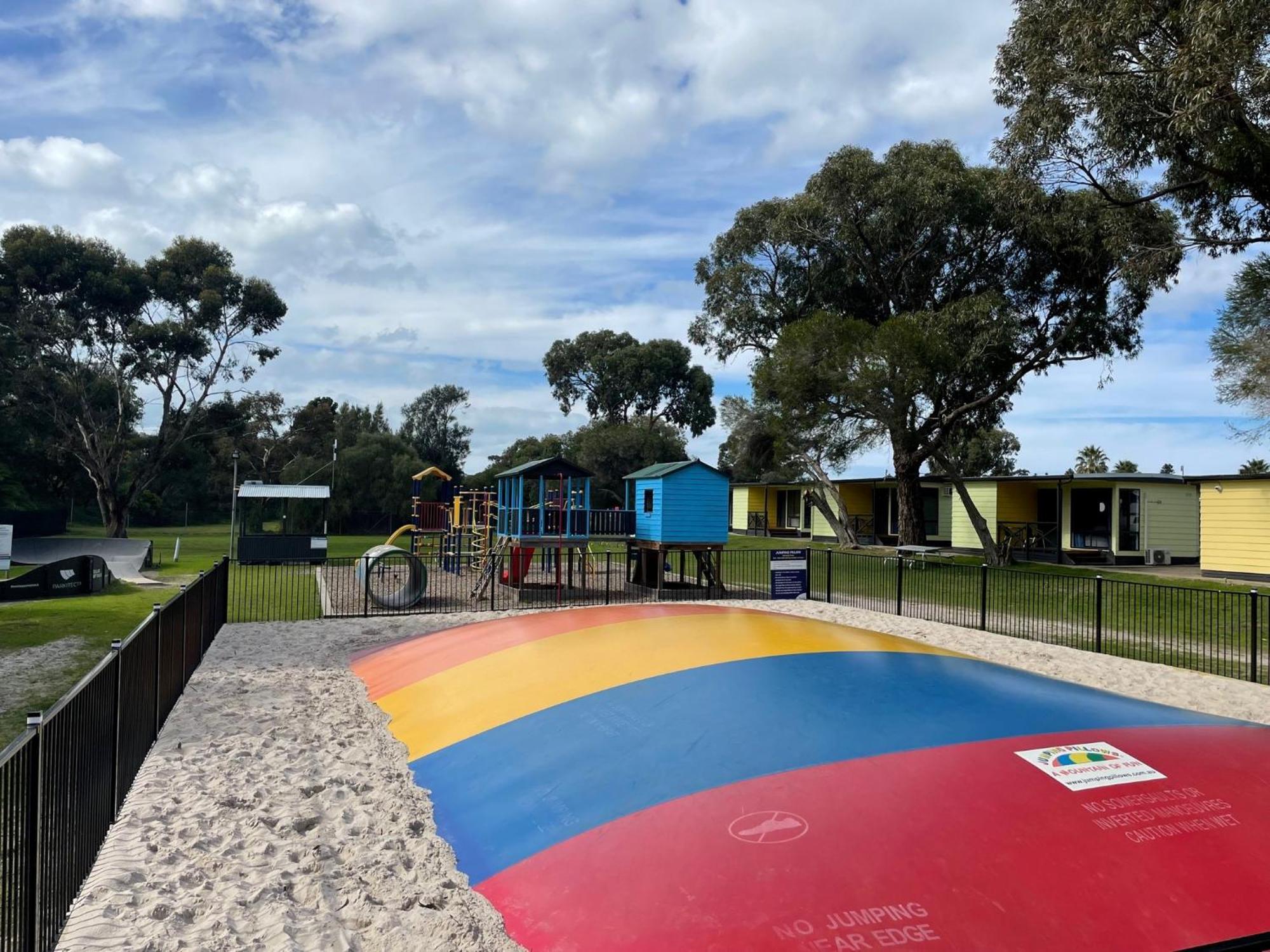 Victor Harbor Holiday Park ภายนอก รูปภาพ